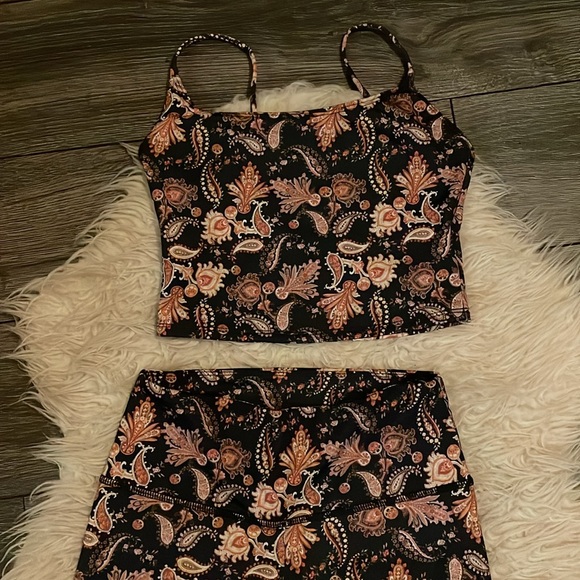 Onzie top and legging set, never worn, size small - Picture 1 of 3